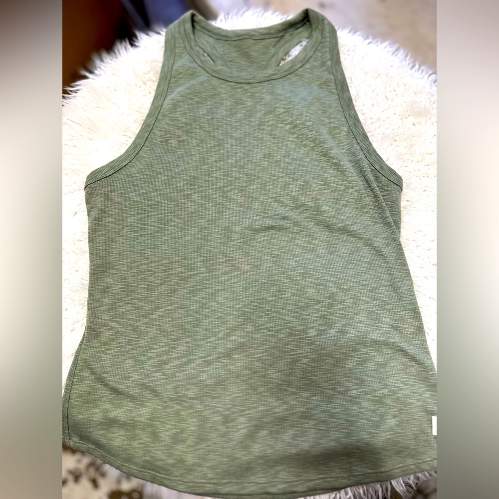 Vouri Green Sleeveless Athletic Racerback Tank Top